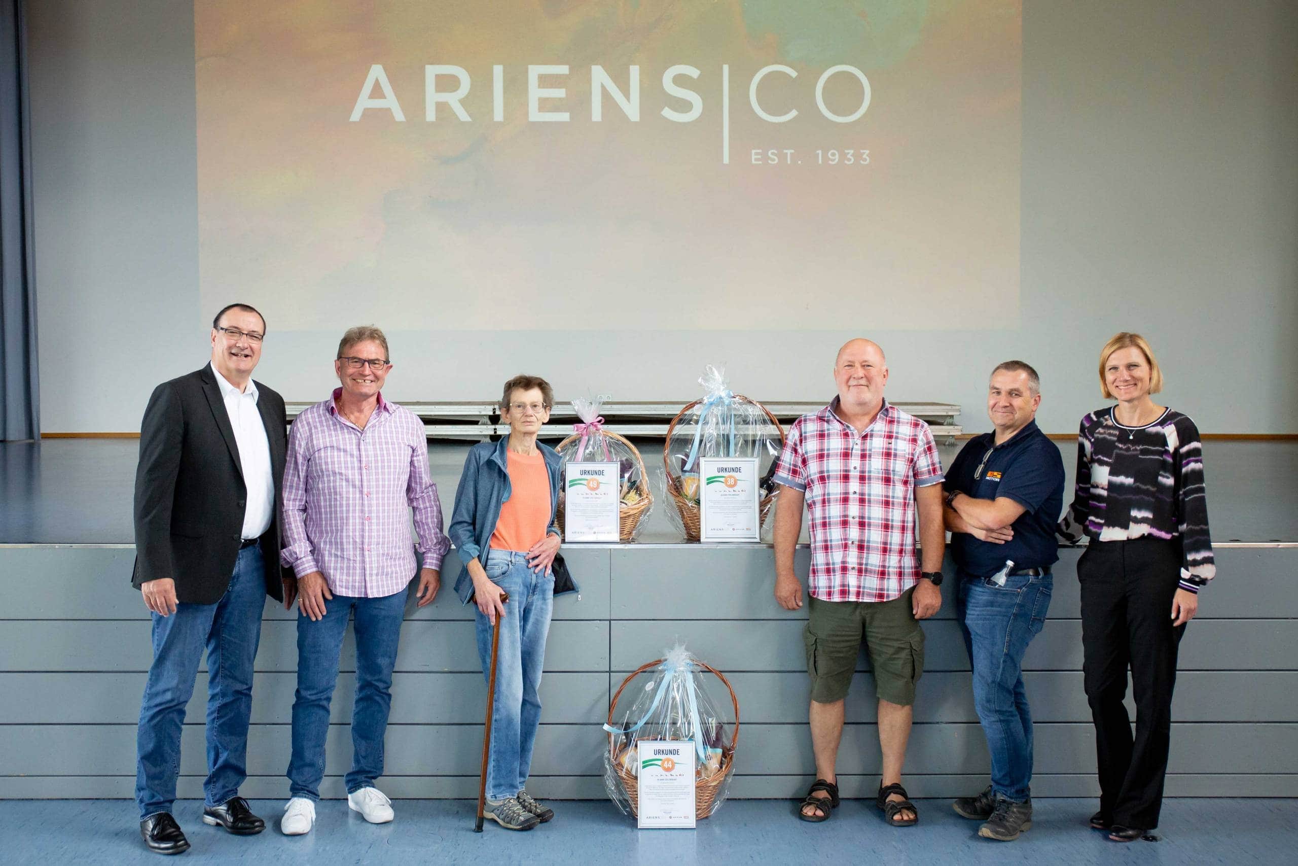 Bild Ehrung Mitarbeiter AriensCo GmbH Bühlertann
